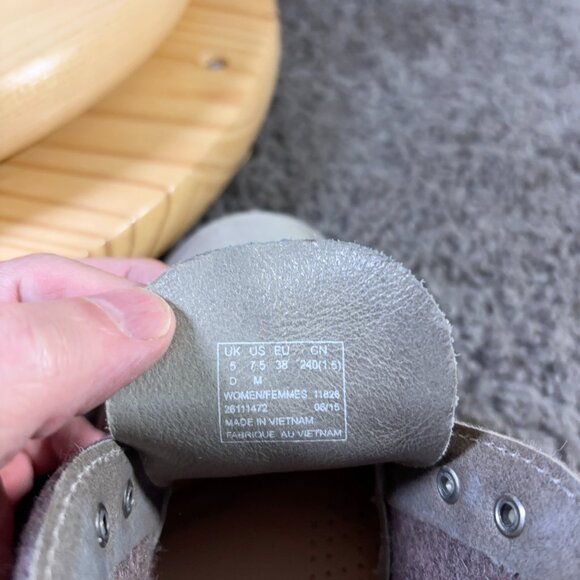 Clarks Originals Desert Boots Womens Size 7.5 Suede Felt Gray Ankle Chukka - Picture 8 of 9